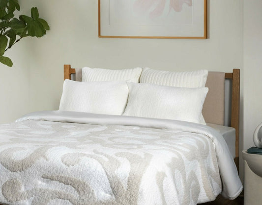 Snug Casablanca Comforter | Plow & Hearth