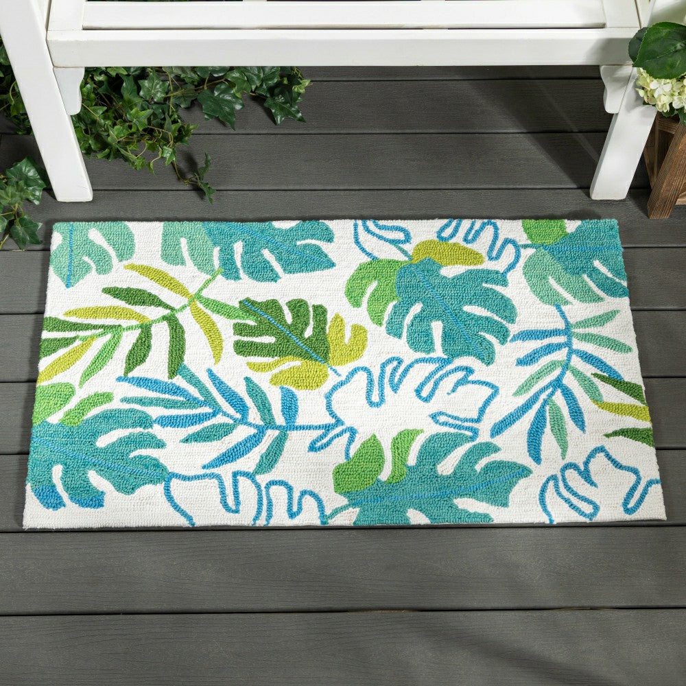 Monstera Leaf Indoor/Outdoor Hooked Rug 24"x42" | Plow & Hearth