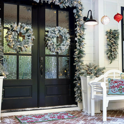 Indoor/Outdoor Poinsettia Hooked Polypropylene Accent Rug 24"X42" | Plow & Hearth