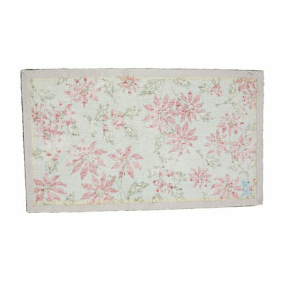Indoor/Outdoor Poinsettia Hooked Polypropylene Accent Rug 24"X42" | Plow & Hearth