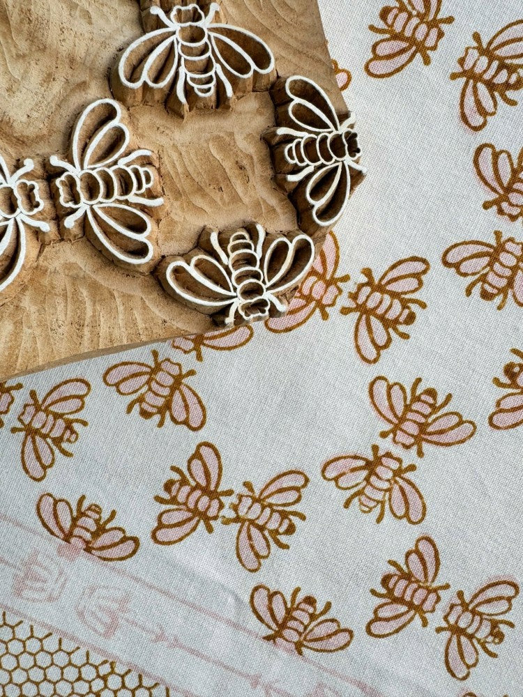 Honeybee Table Throw | Plow & Hearth