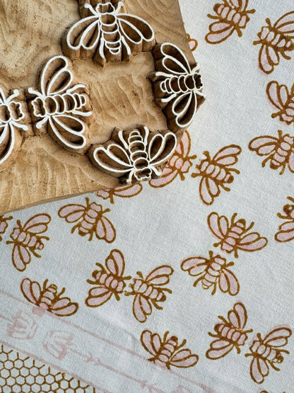 Honeybee Table Throw | Plow & Hearth