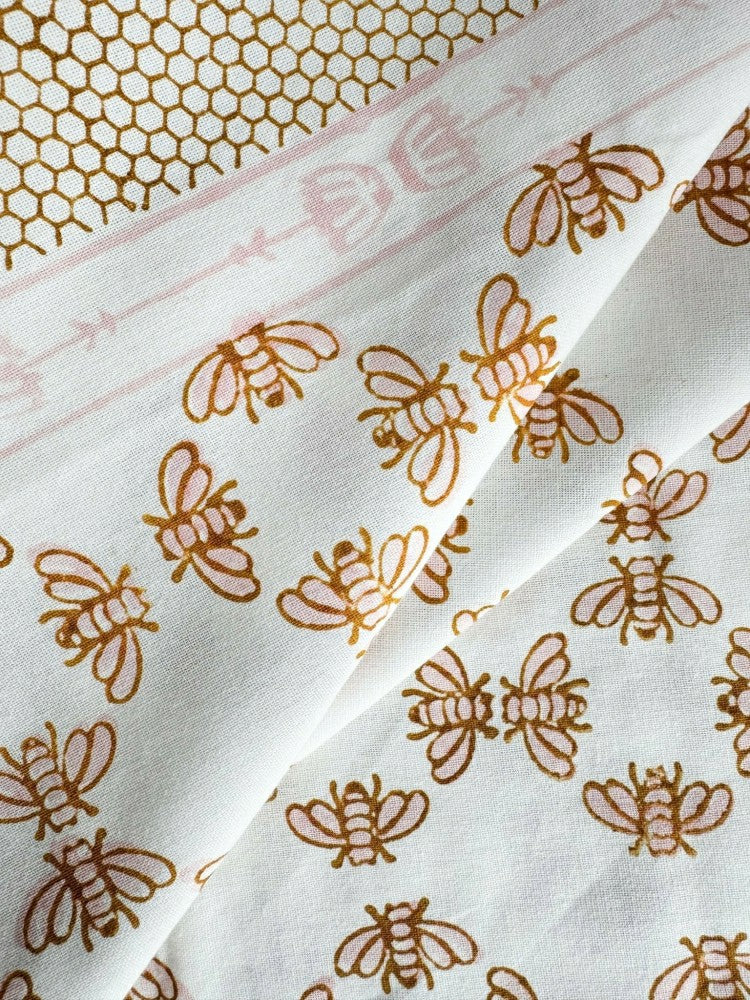 Honeybee Table Throw | Plow & Hearth