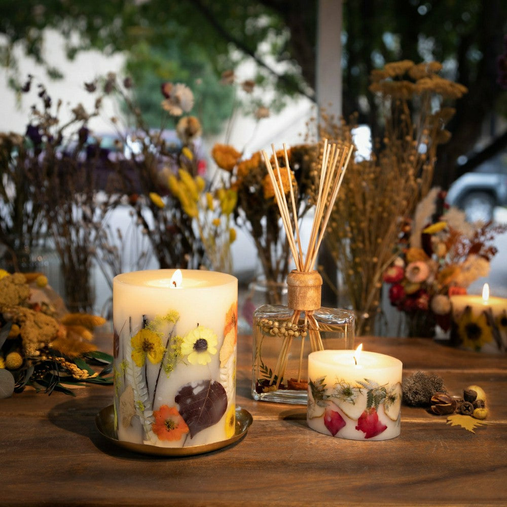 Honey Tobacco Medium Round Botanical Candle | Plow & Hearth