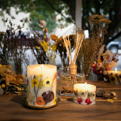 Honey Tobacco Medium Round Botanical Candle | Plow & Hearth