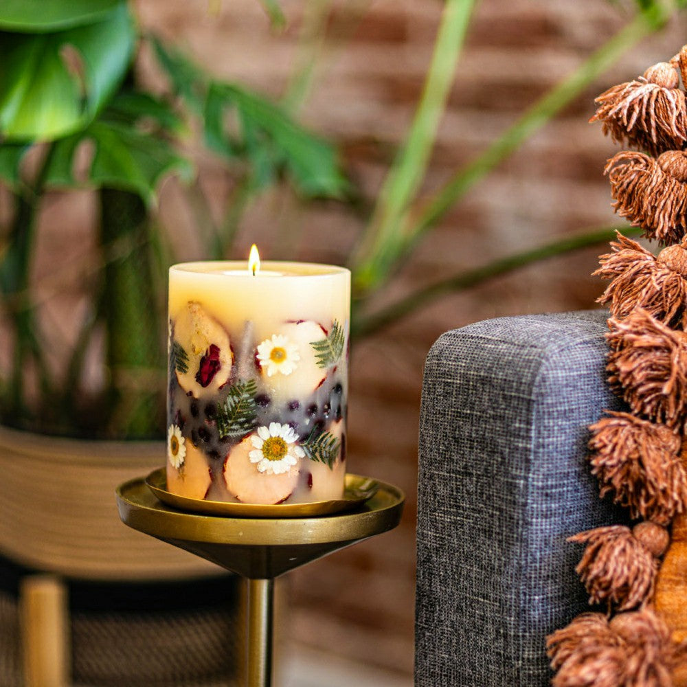 Spicy Apple Medium Round Botanical Candle | Plow & Hearth