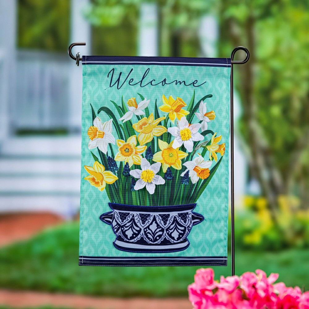Delft Daffodil Applique Garden Flag | Plow & Hearth