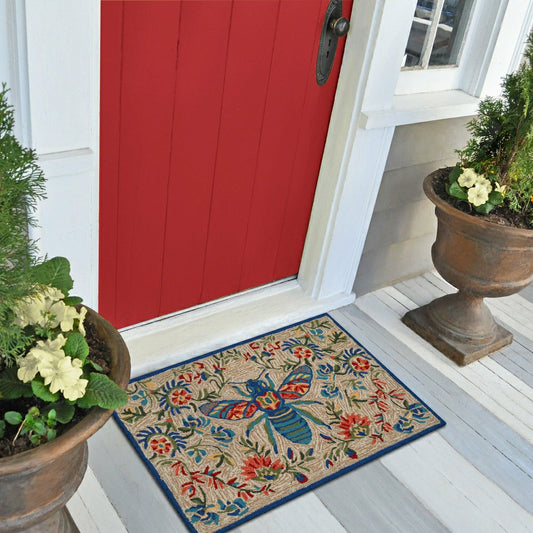 Liora Manne Frontporch Flora Bee Indoor/Outdoor Rug | Plow & Hearth