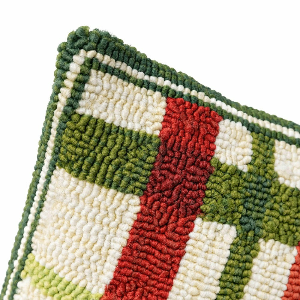 Indoor/Outdoor Plaid Hooked Polypropylene Throw Pillow 18"x18" | Plow & Hearth