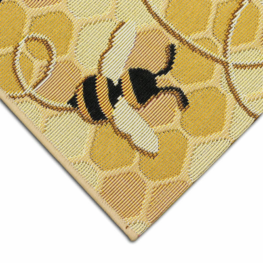 Esencia Bee Free Indoor/Outdoor Rug | Plow & Hearth