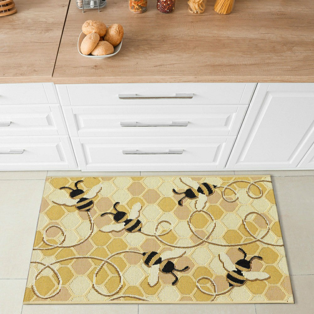 Esencia Bee Free Indoor/Outdoor Rug | Plow & Hearth