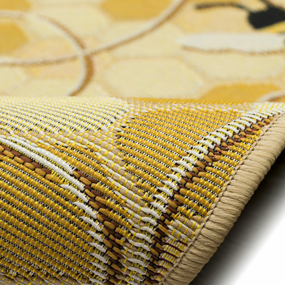 Esencia Bee Free Indoor/Outdoor Rug | Plow & Hearth