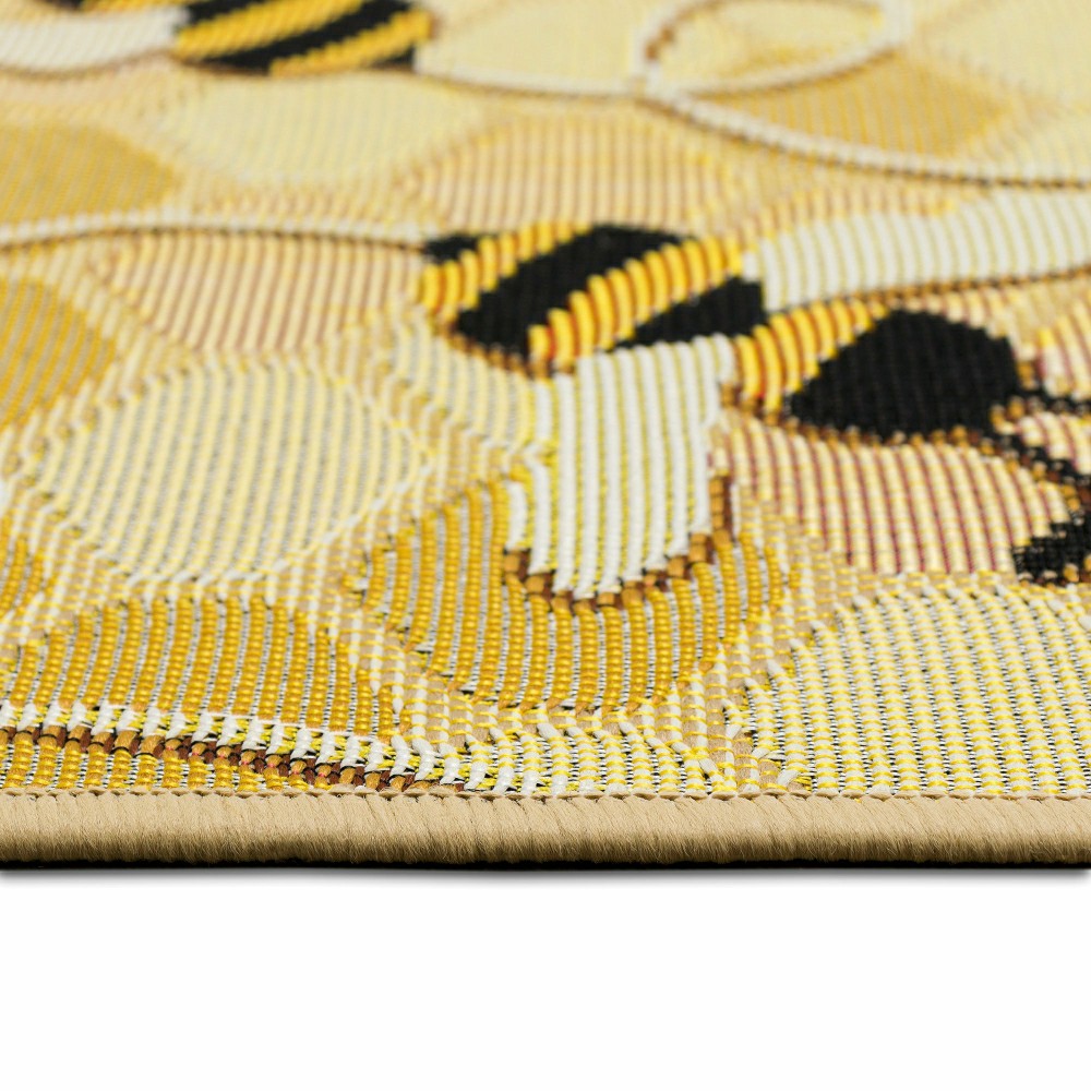 Esencia Bee Free Indoor/Outdoor Rug | Plow & Hearth