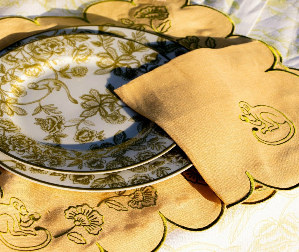 Pembroke Safari Dinner Plate - Set of 4 (+1 Bonus Plate) | Plow & Hearth