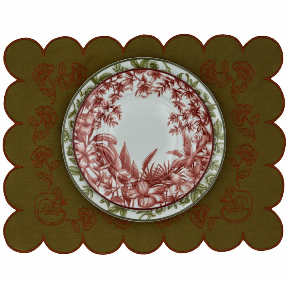 Pembroke Safari Dinner Plate - Set of 4 (+1 Bonus Plate) | Plow & Hearth