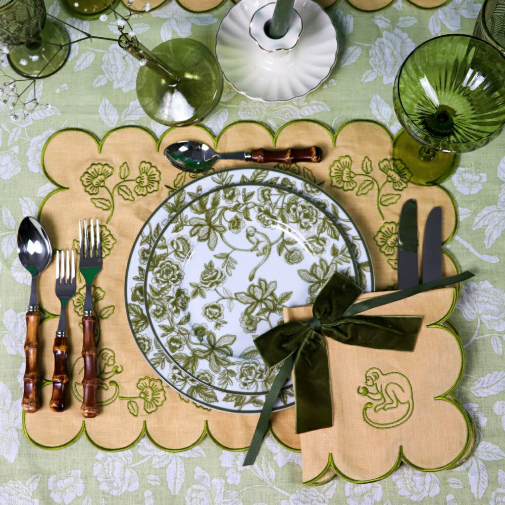 Pembroke Safari Dinner Plate - Set of 4 (+1 Bonus Plate) | Plow & Hearth