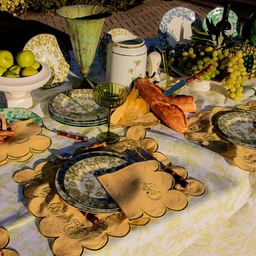 Pembroke Safari Starter Plate - Set of 4 (+1 Bonus Plate) | Plow & Hearth