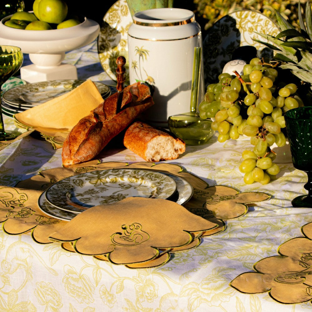 Pembroke Safari Starter Plate - Set of 4 (+1 Bonus Plate) | Plow & Hearth