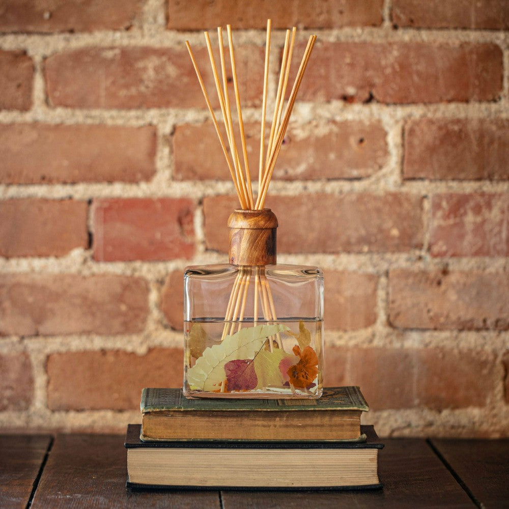 Signature Botanical Reed Diffuser - Honey Tobacco | Plow & Hearth