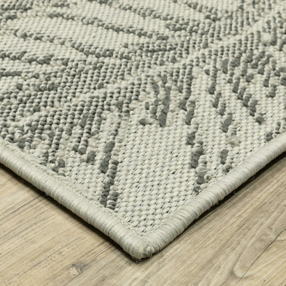 Indoor/Outdoor York Leaves Polypropylene Rug, 6'7" x 9'2" | Plow & Hearth