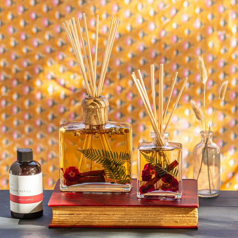 Spicy Apple 4 oz Botanical Diffuser | Plow & Hearth
