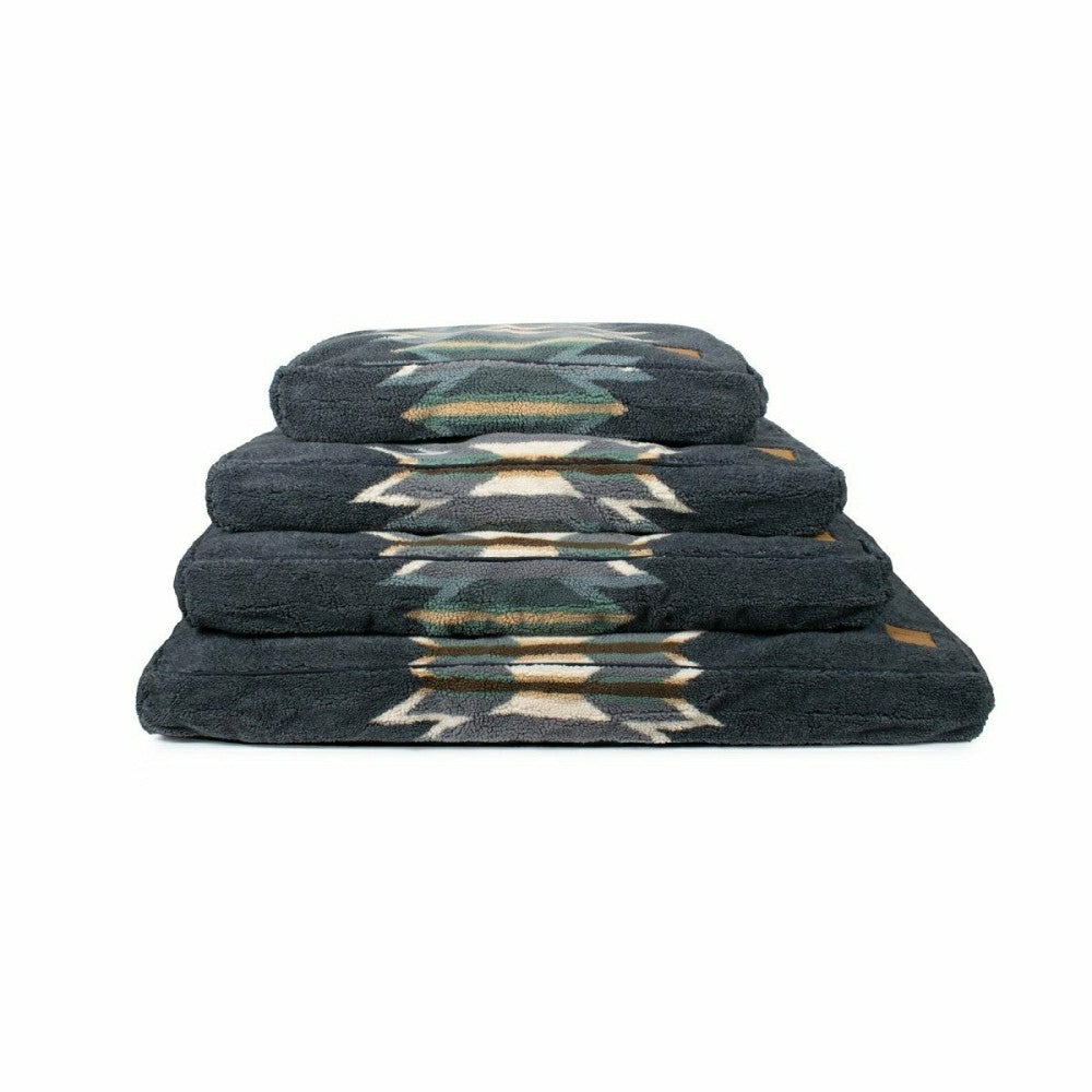 Pendleton Berber Pet Napper | Plow & Hearth