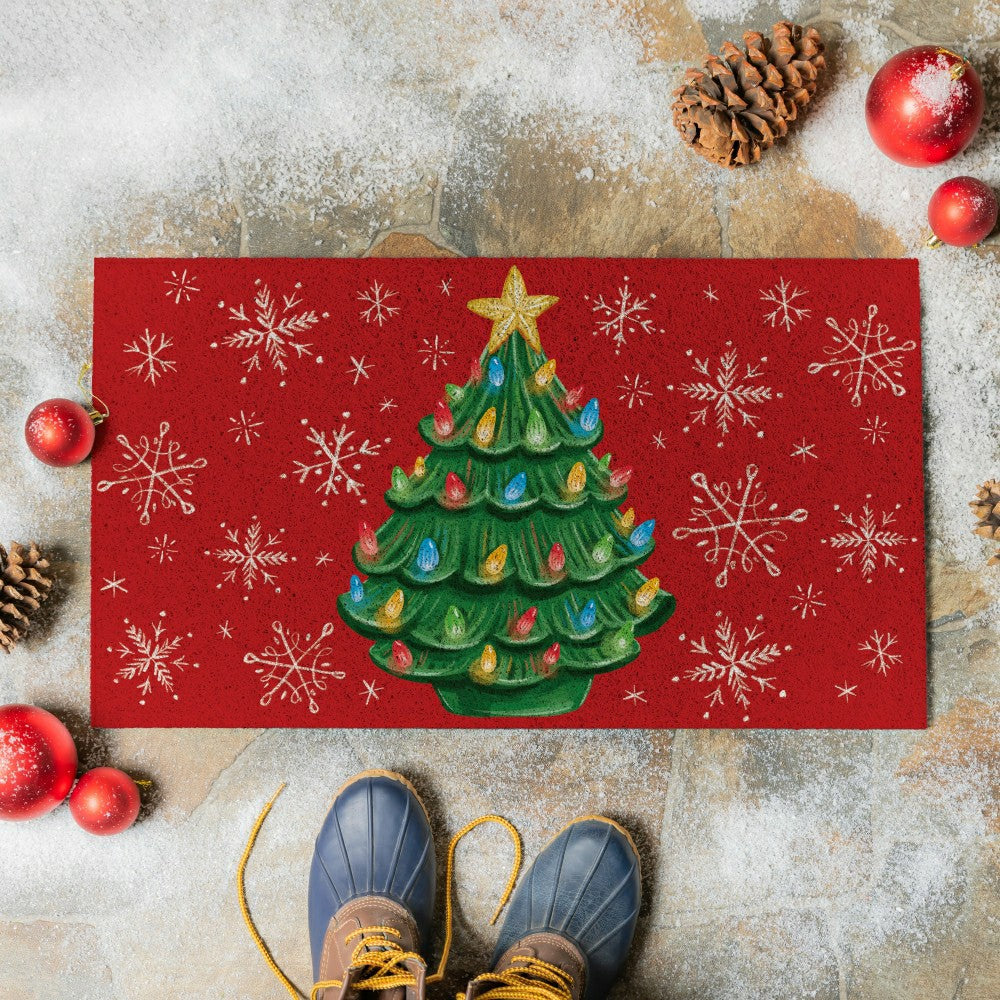 Christmas tree PVC Trapper Mat, 28"x16" | Plow & Hearth