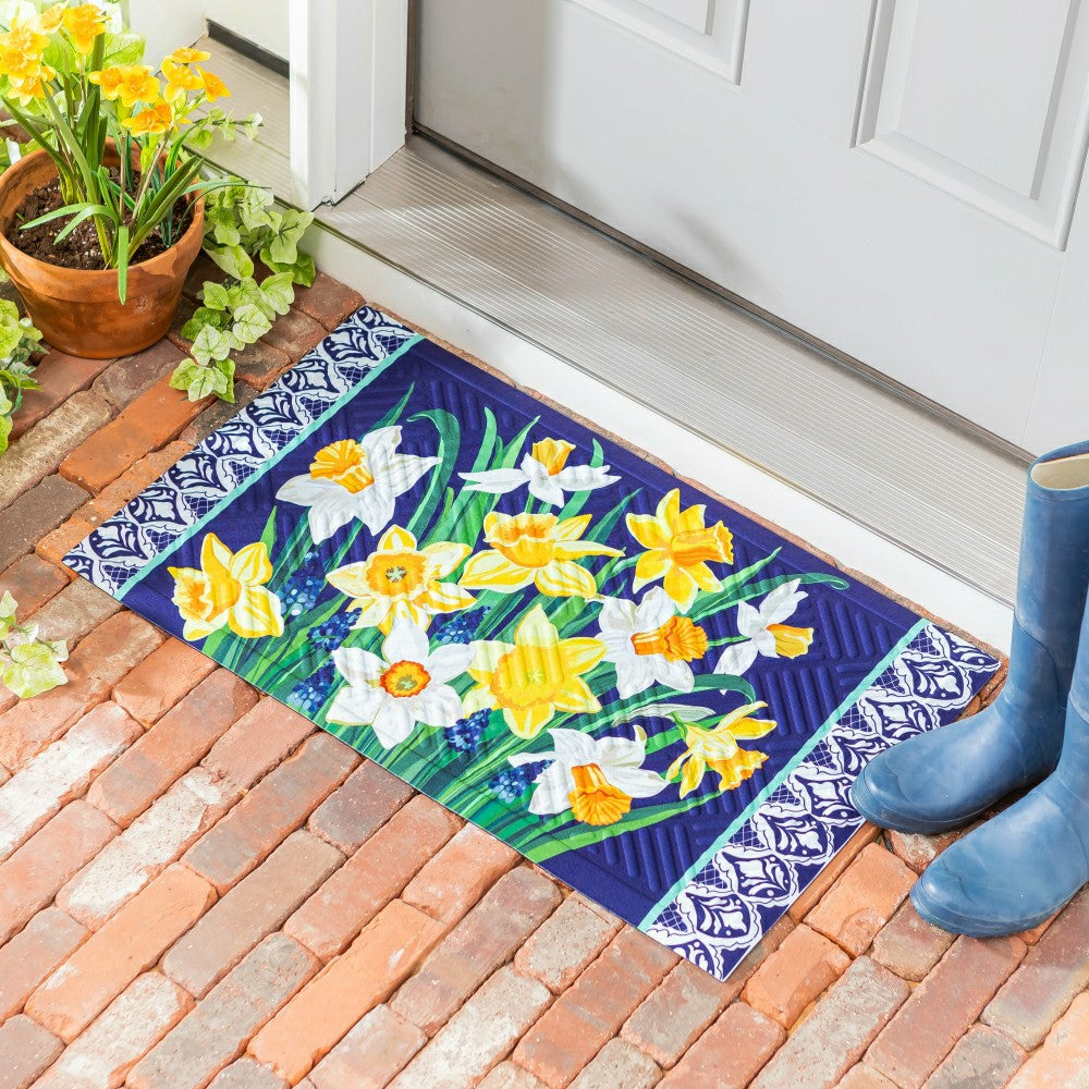 Delft Daffodil Embossed Mat | Plow & Hearth