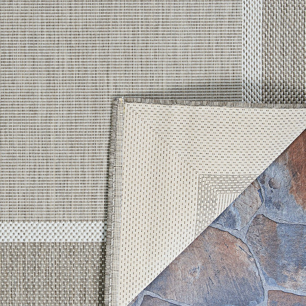 Veranda Framework Indoor/Outdoor Polypropylene Rug | Plow & Hearth