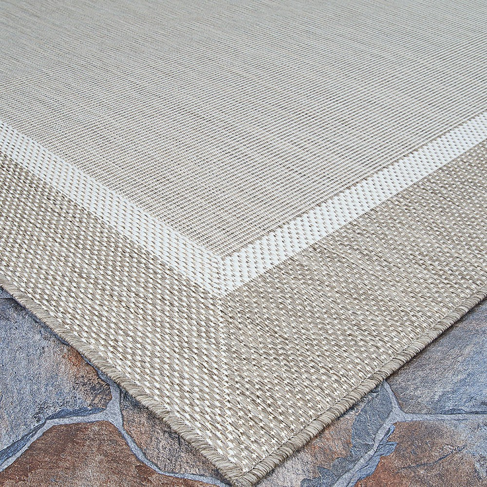 Veranda Framework Indoor/Outdoor Polypropylene Rug | Plow & Hearth