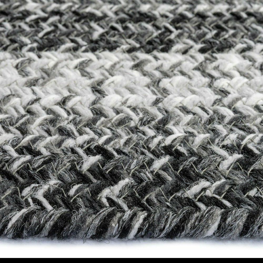 Indoor/Outdoor Oval Woodridge Braided Polypropylene Rug, 4' x 6' | Plow & Hearth