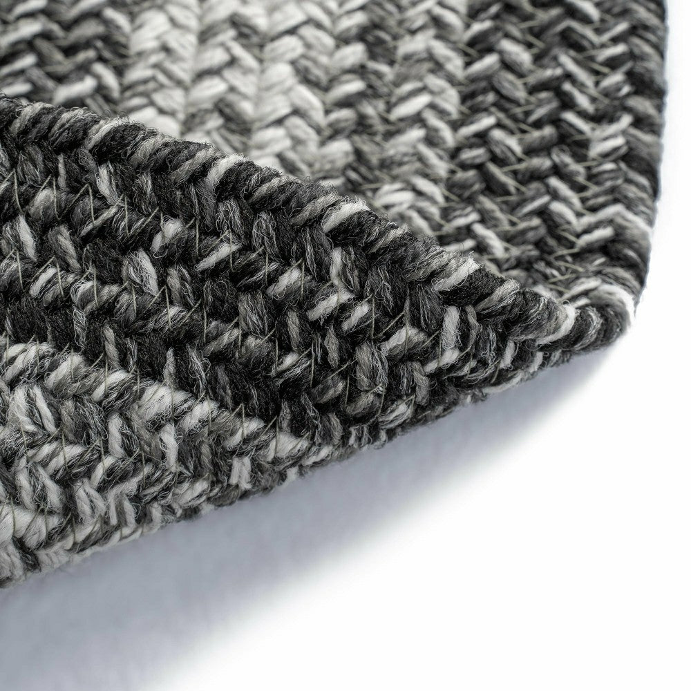 Indoor/Outdoor Oval Woodridge Braided Polypropylene Rug, 4' x 6' | Plow & Hearth